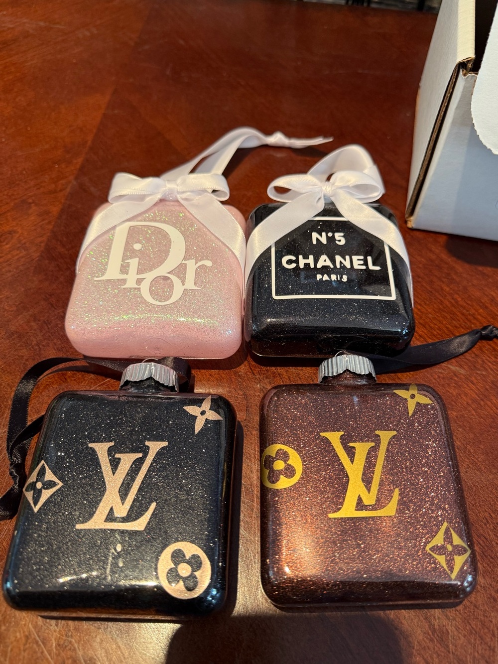 Fashion Ornaments Set